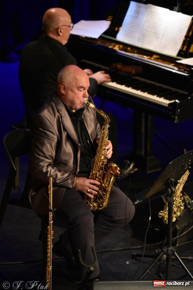 Zdjęcie w galerii na portalu naszraciborz.pl: Tych lat nie odda nikt. Rewia przebojów w RCK [FOTO i WIDEO] wiadomości z regionu