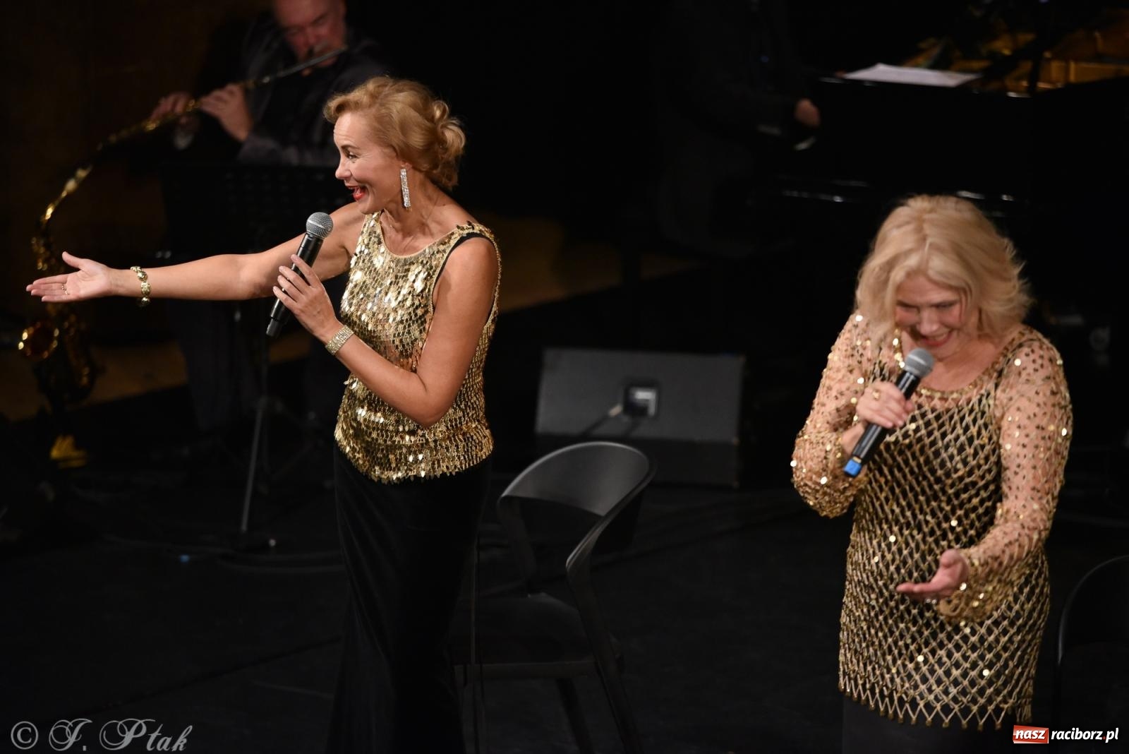 Zdjęcie w galerii na portalu naszraciborz.pl: Tych lat nie odda nikt. Rewia przebojów w RCK [FOTO i WIDEO] wiadomości z regionu