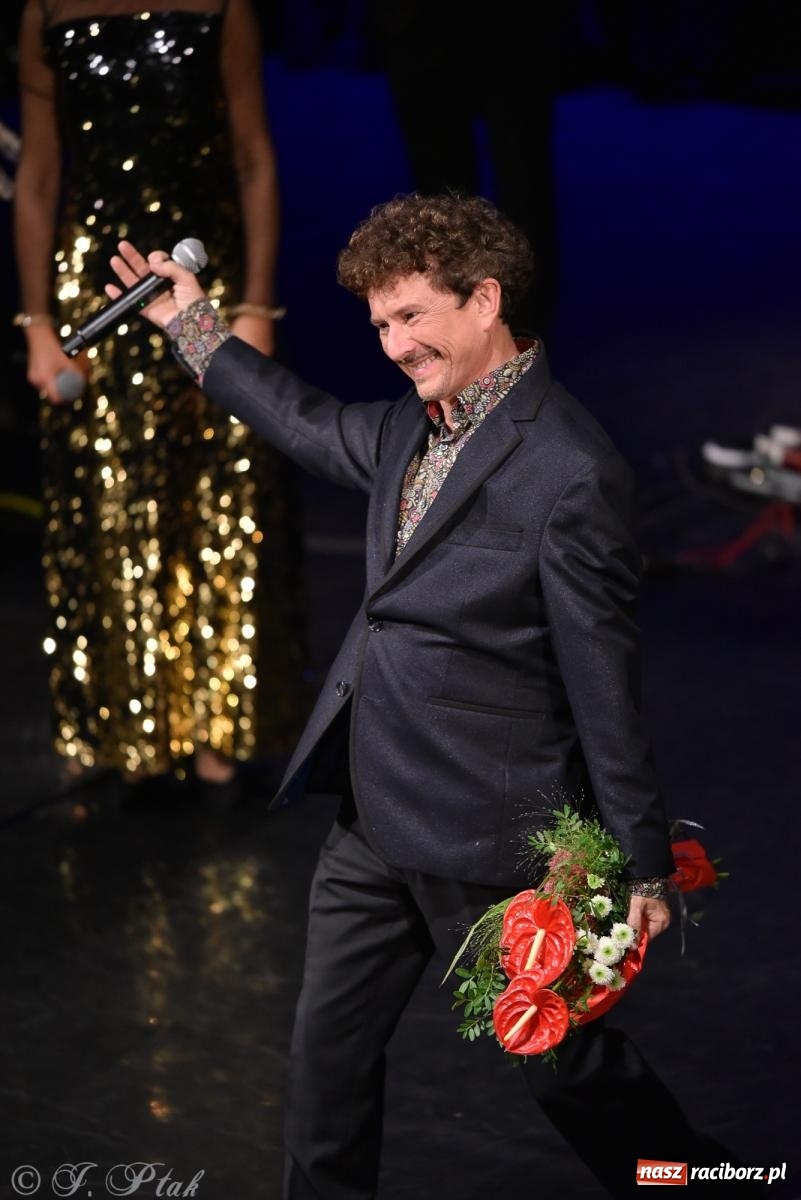 Zdjęcie w galerii na portalu naszraciborz.pl: Tych lat nie odda nikt. Rewia przebojów w RCK [FOTO i WIDEO] wiadomości z regionu