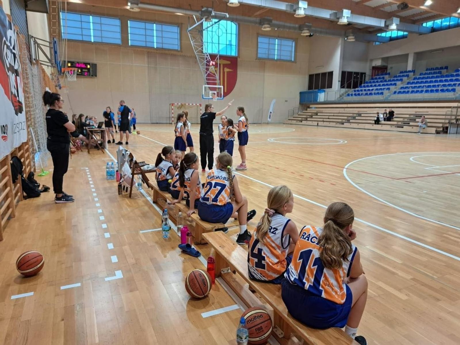 Zdjęcie w galerii na portalu naszraciborz.pl: Turniejowy wrzesień koszykarek Minibasketball Racibórz wiadomości z regionu