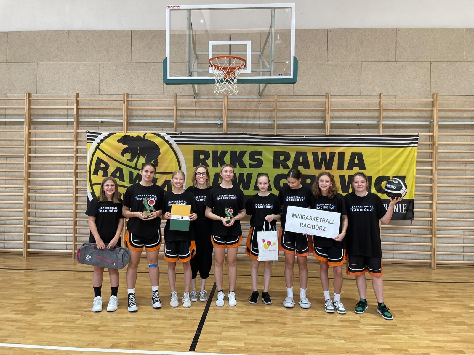 Zdjęcie w galerii na portalu naszraciborz.pl: Turniejowy wrzesień koszykarek Minibasketball Racibórz wiadomości z regionu