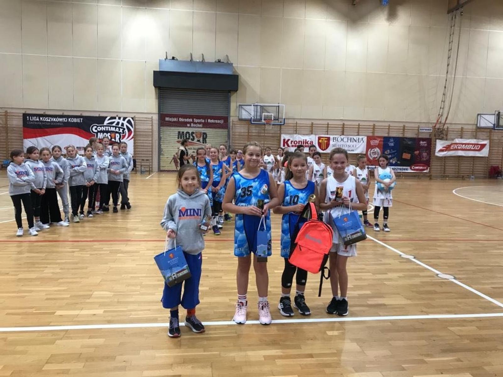 Zdjęcie w galerii na portalu naszraciborz.pl: Turniejowy wrzesień koszykarek Minibasketball Racibórz wiadomości z regionu