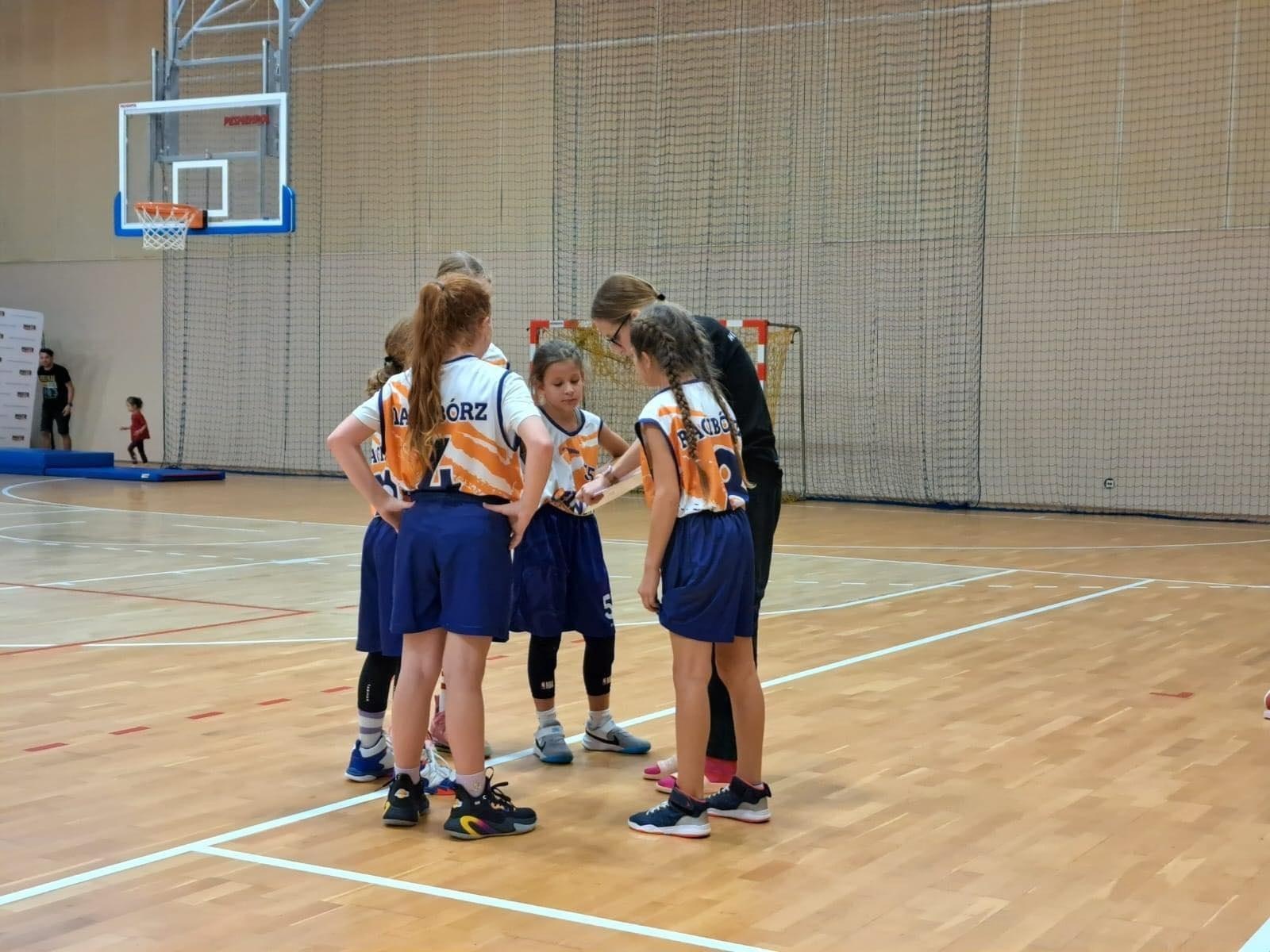 Zdjęcie w galerii na portalu naszraciborz.pl: Turniejowy wrzesień koszykarek Minibasketball Racibórz wiadomości z regionu