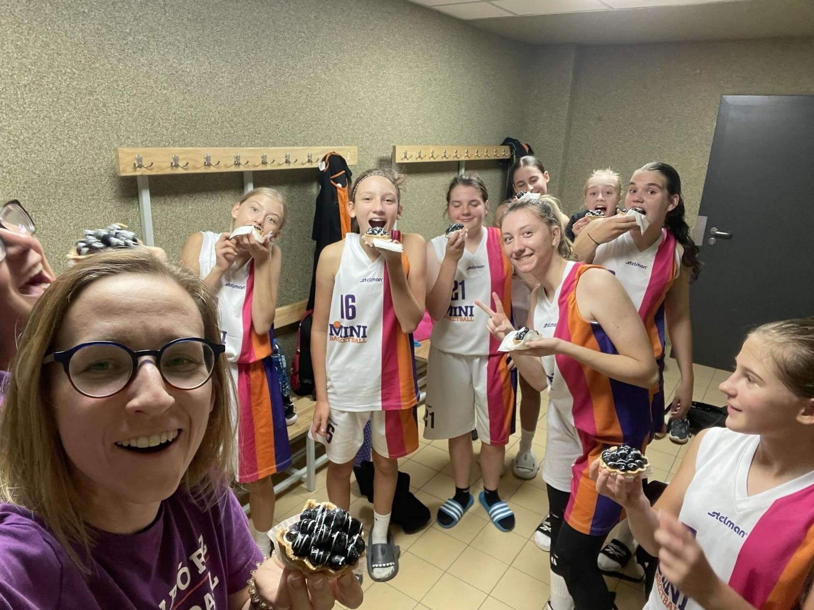 Zdjęcie w galerii na portalu naszraciborz.pl: Turniejowy wrzesień koszykarek Minibasketball Racibórz wiadomości z regionu