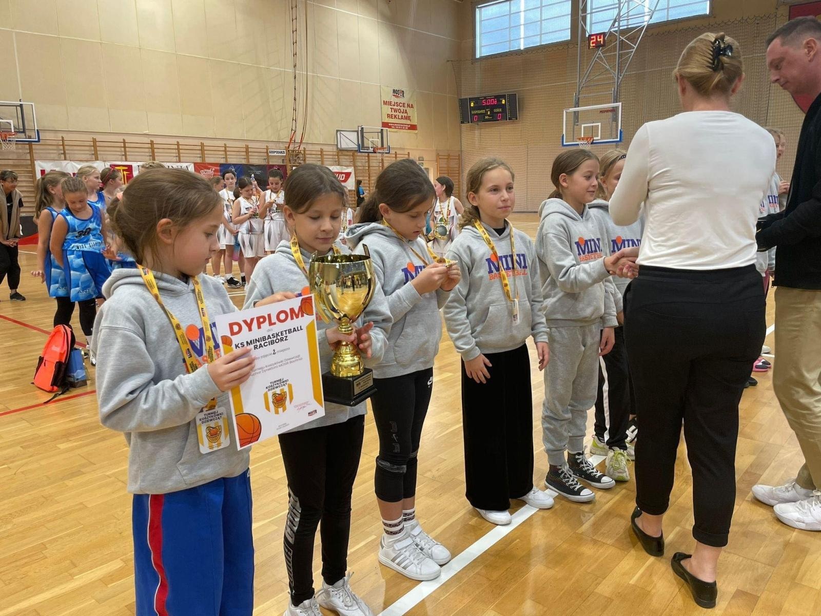 Zdjęcie w galerii na portalu naszraciborz.pl: Turniejowy wrzesień koszykarek Minibasketball Racibórz wiadomości z regionu