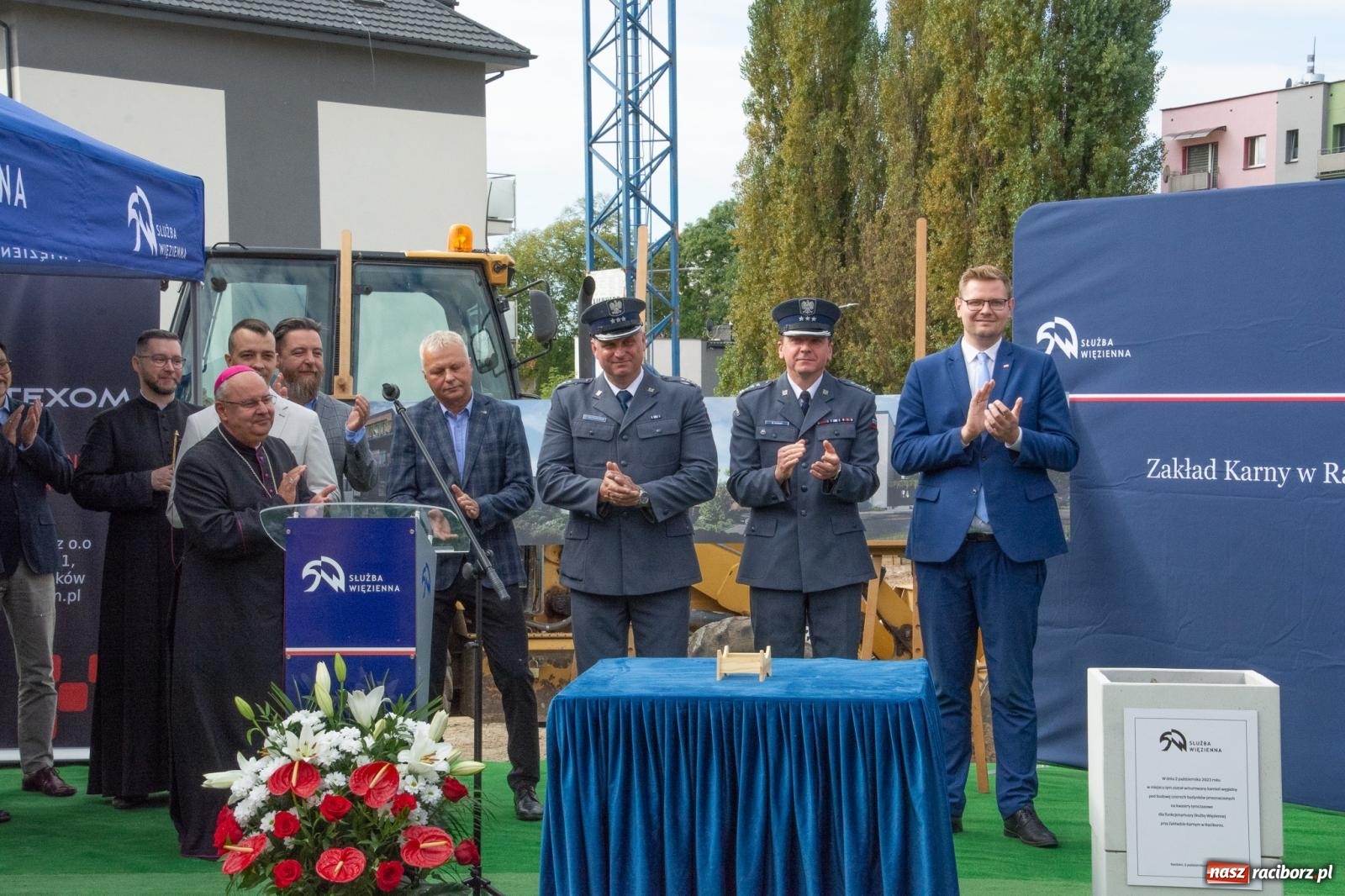 Zdjęcie w galerii na portalu naszraciborz.pl: Ruszyła budowa nowych bloków przy ZK w Raciborzu [FOTO i WIDEO] wiadomości z regionu