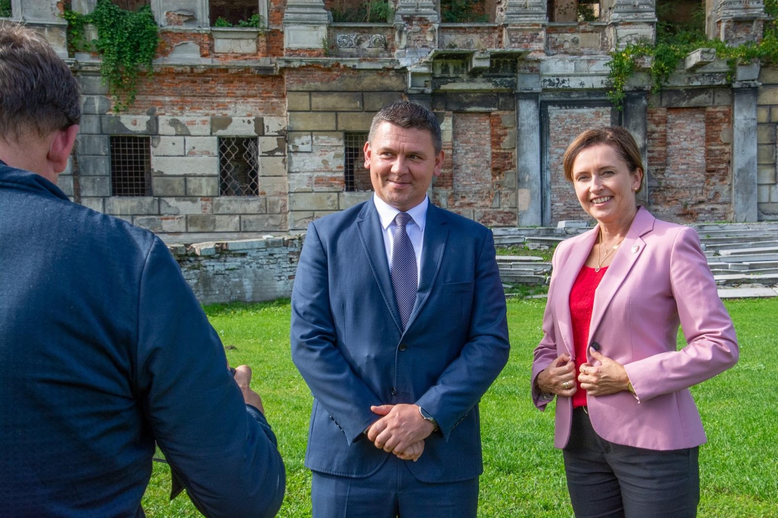 Zdjęcie w galerii na portalu naszraciborz.pl: PiS chce odbudować pałac w Sławikowie, jeśli wygra wybory wiadomości z regionu