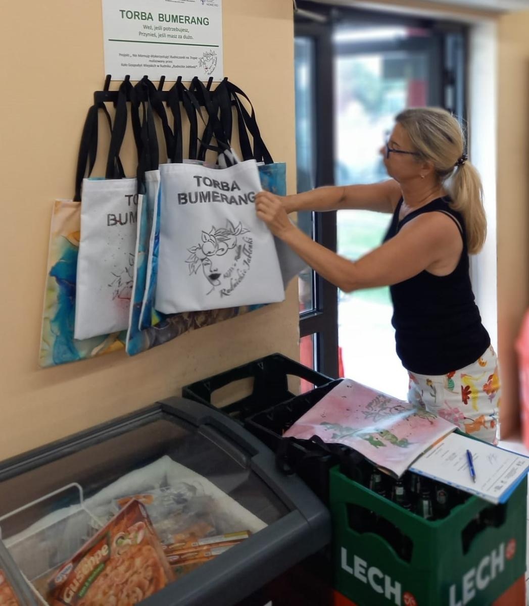 Zdjęcie w galerii na portalu naszraciborz.pl: Lokalne Ekopraktyki. Rudnickie Jabłonki z nagrodą wiadomości z regionu