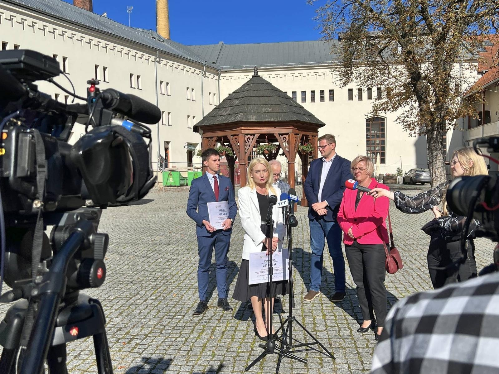 Zdjęcie w galerii na portalu naszraciborz.pl: Lider listy PiS w Raciborzu: będą kolejne edycje Polskiego Ładu na zabytki wiadomości z regionu