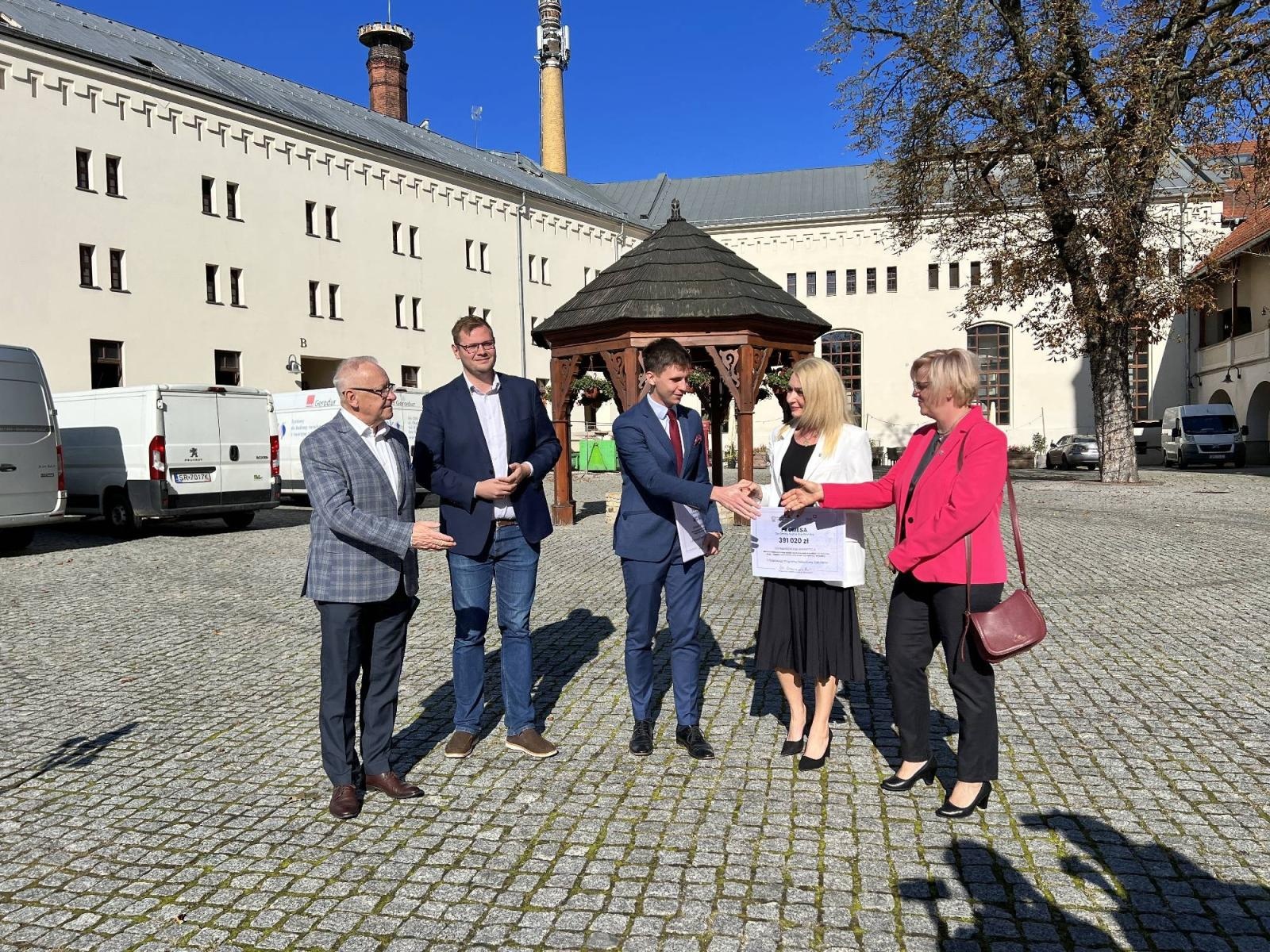 Zdjęcie w galerii na portalu naszraciborz.pl: Lider listy PiS w Raciborzu: będą kolejne edycje Polskiego Ładu na zabytki wiadomości z regionu