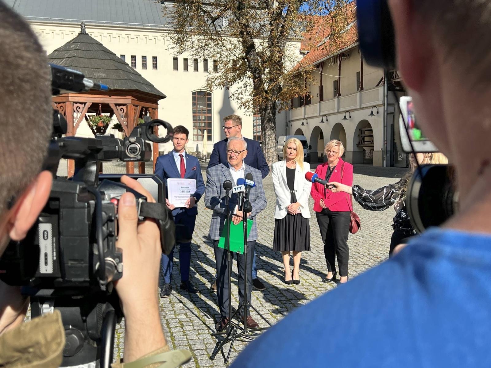 Zdjęcie w galerii na portalu naszraciborz.pl: Lider listy PiS w Raciborzu: będą kolejne edycje Polskiego Ładu na zabytki wiadomości z regionu