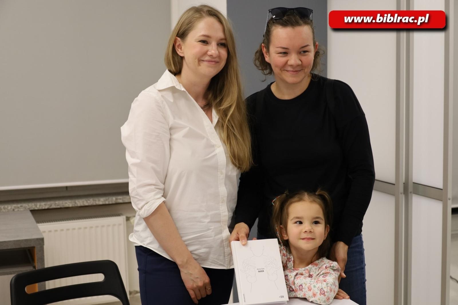 Zdjęcie w galerii na portalu naszraciborz.pl: O życiu w głuszy. Spotkanie z Anną Goc w raciborskiej bibliotece wiadomości z regionu