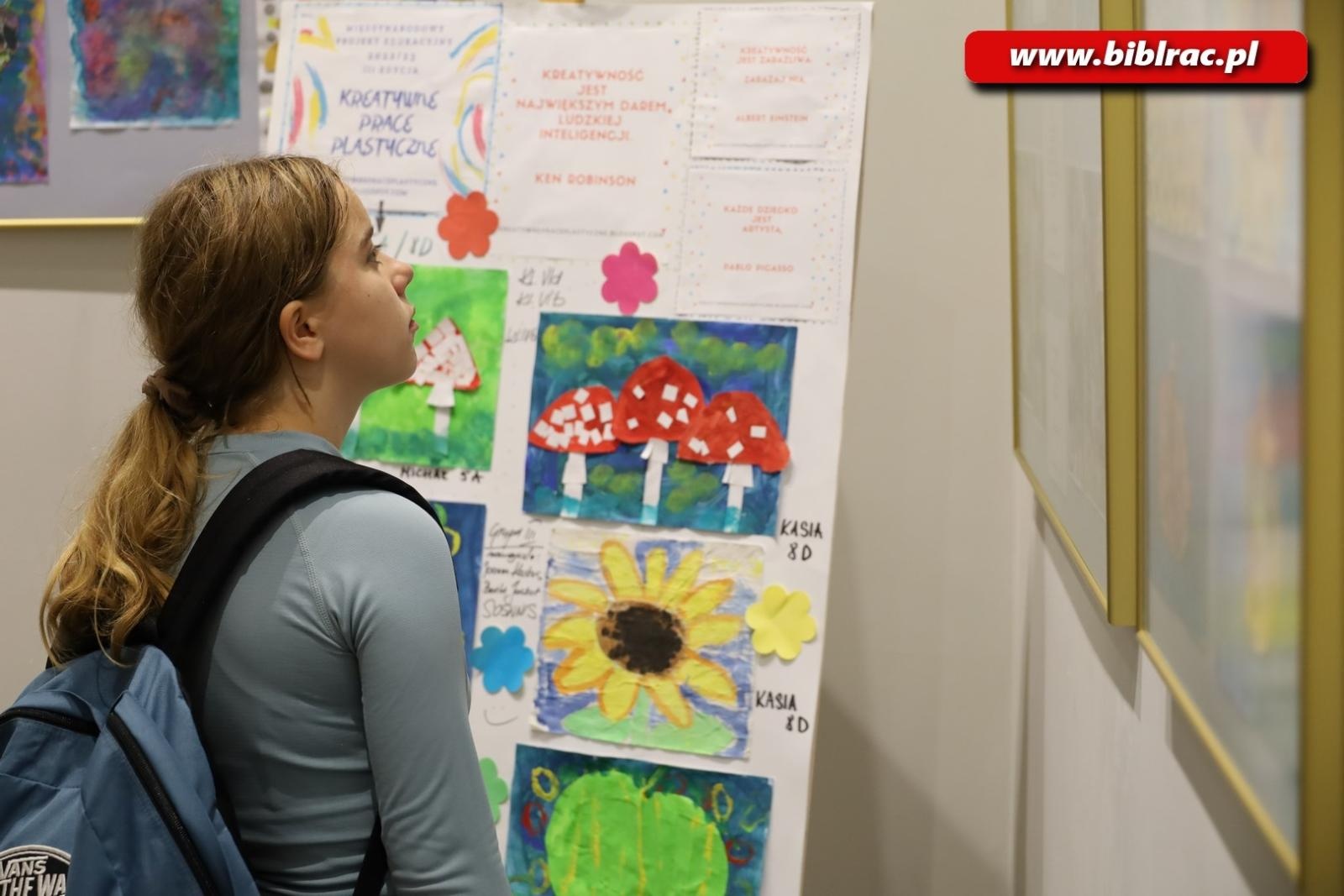 Zdjęcie w galerii na portalu naszraciborz.pl: O życiu w głuszy. Spotkanie z Anną Goc w raciborskiej bibliotece wiadomości z regionu