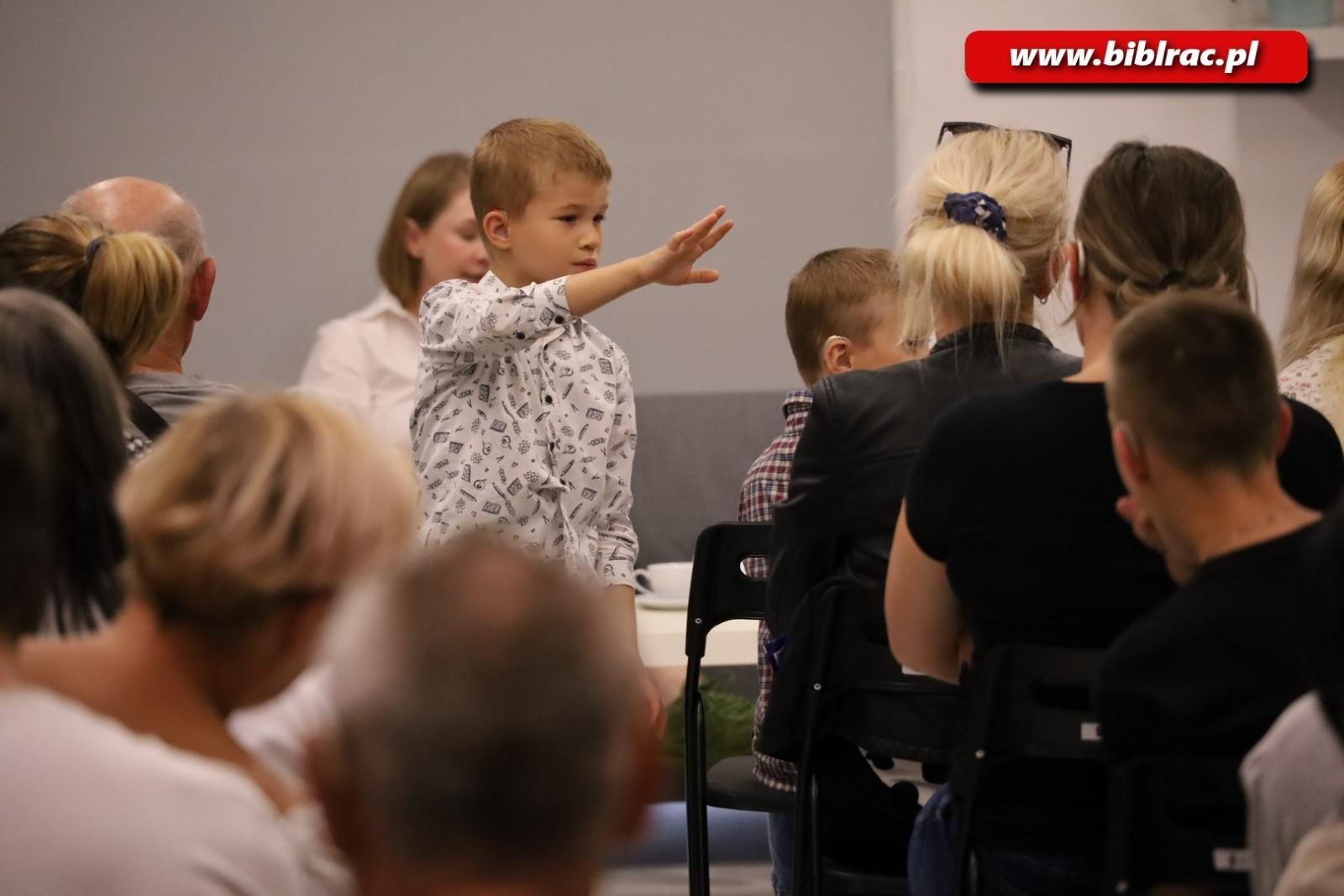 Zdjęcie w galerii na portalu naszraciborz.pl: O życiu w głuszy. Spotkanie z Anną Goc w raciborskiej bibliotece wiadomości z regionu