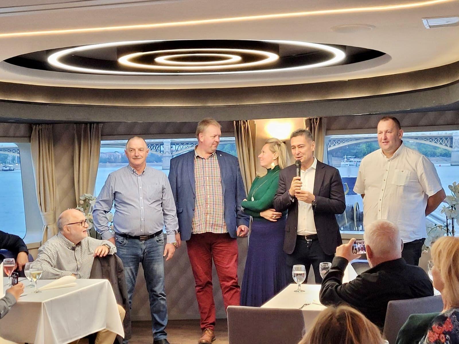 Zdjęcie w galerii na portalu naszraciborz.pl: Raciborska delegacja na Węgrzech. 88. rocznica Zugló wiadomości z regionu