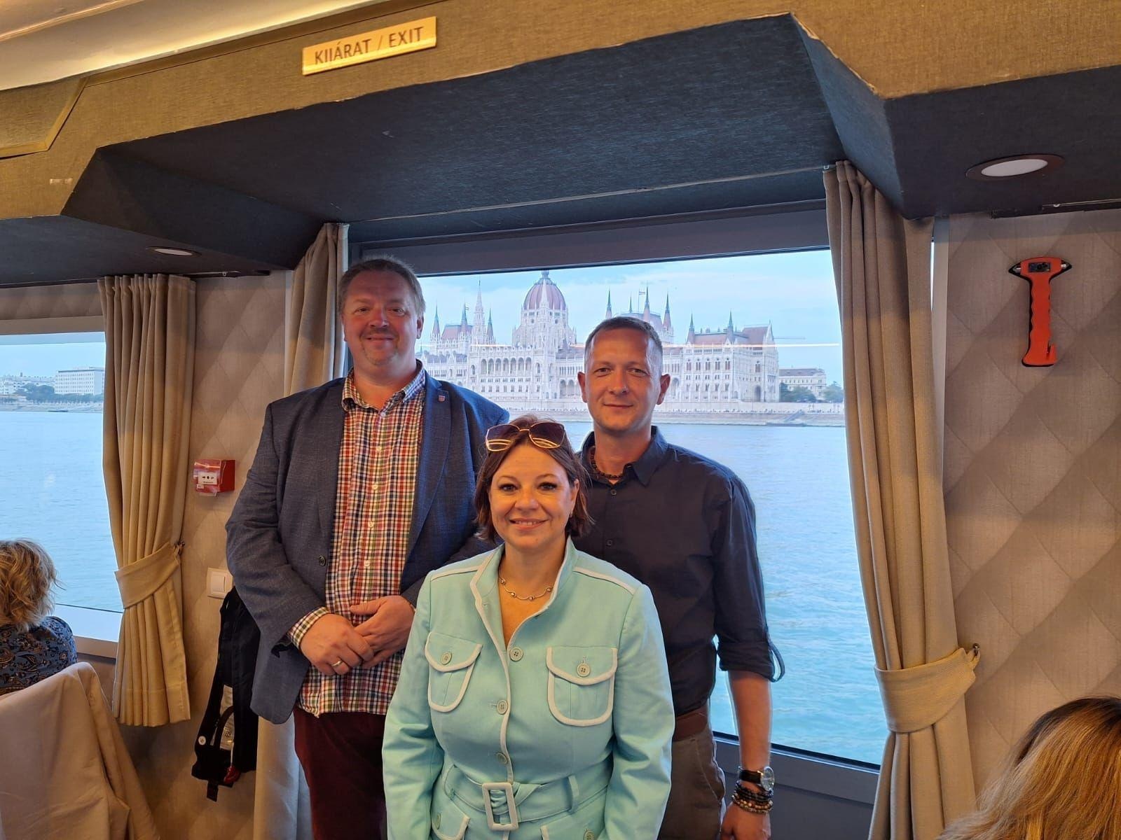 Zdjęcie w galerii na portalu naszraciborz.pl: Raciborska delegacja na Węgrzech. 88. rocznica Zugló wiadomości z regionu