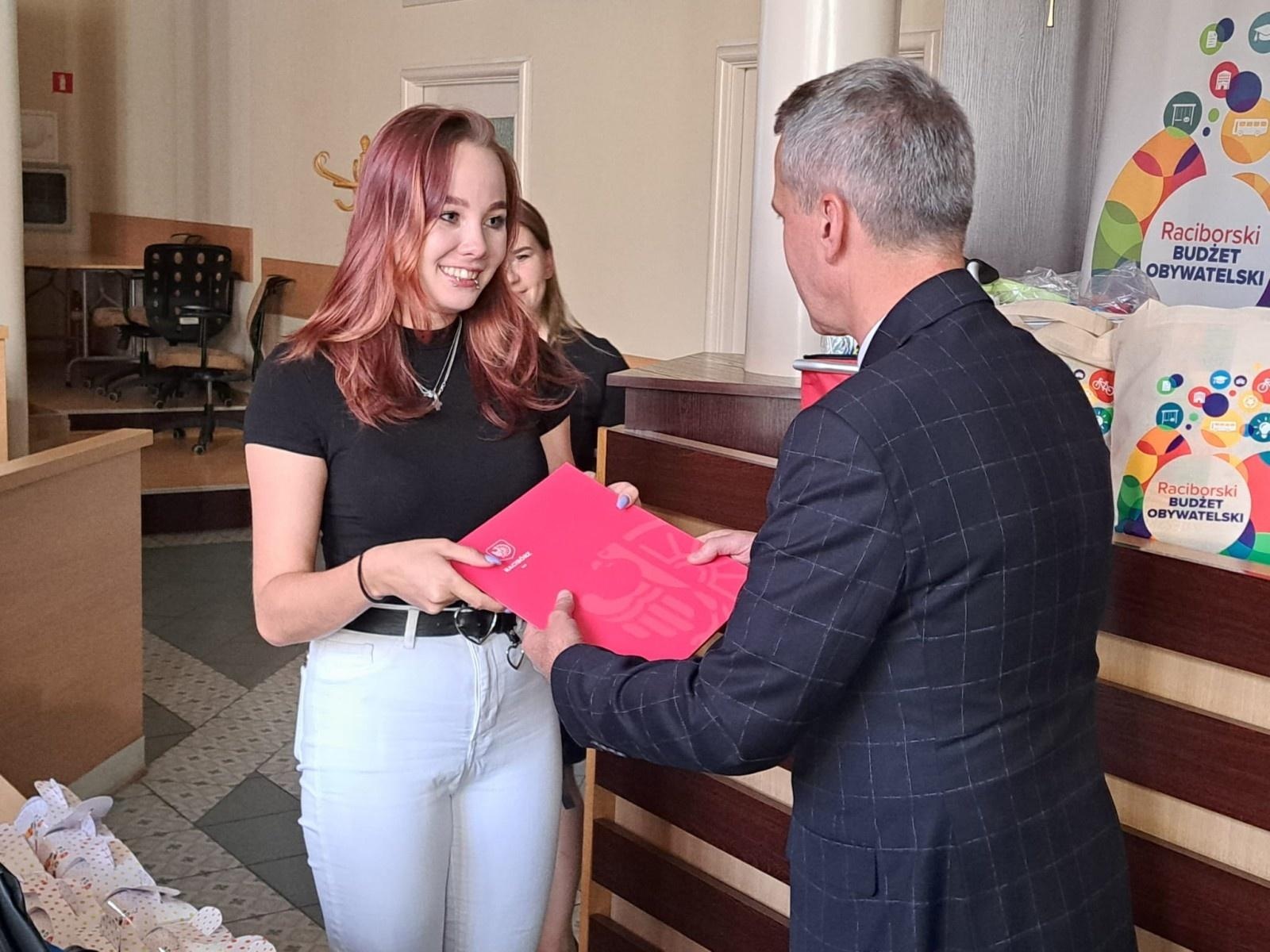 Zdjęcie w galerii na portalu naszraciborz.pl: W ratuszu zaprezentowano wyniki Budżetu Obywatelskiego 2023 wiadomości z regionu