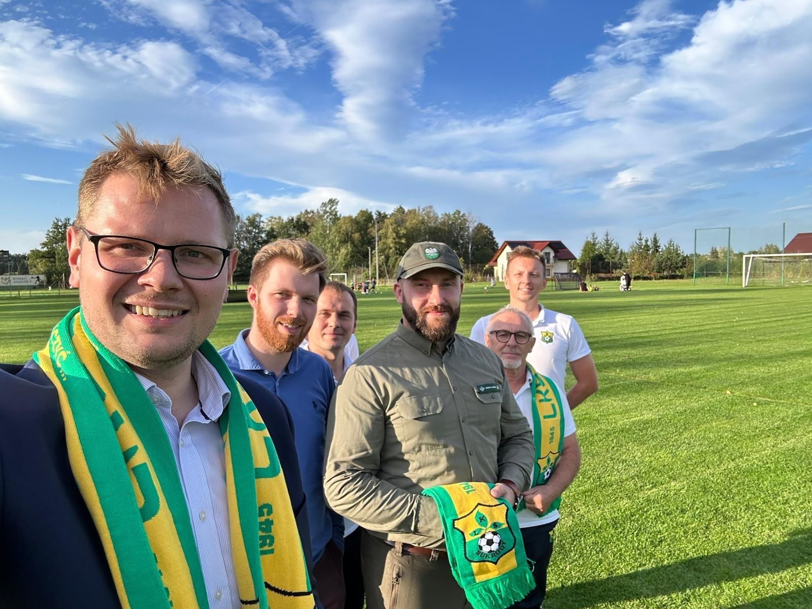 Zdjęcie w galerii na portalu naszraciborz.pl: Lasy Państwowe wspierają kluby. Finał inwestycji w Rudach wiadomości z regionu