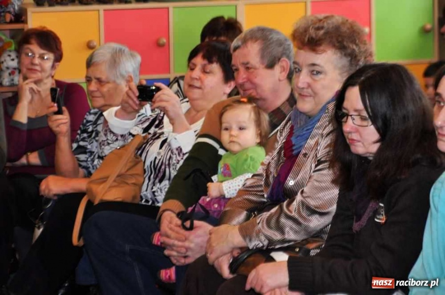 Zdjęcie w galerii na portalu naszraciborz.pl: Dla dziadzia i babusi od wnuczka i wnusi wiadomości z regionu