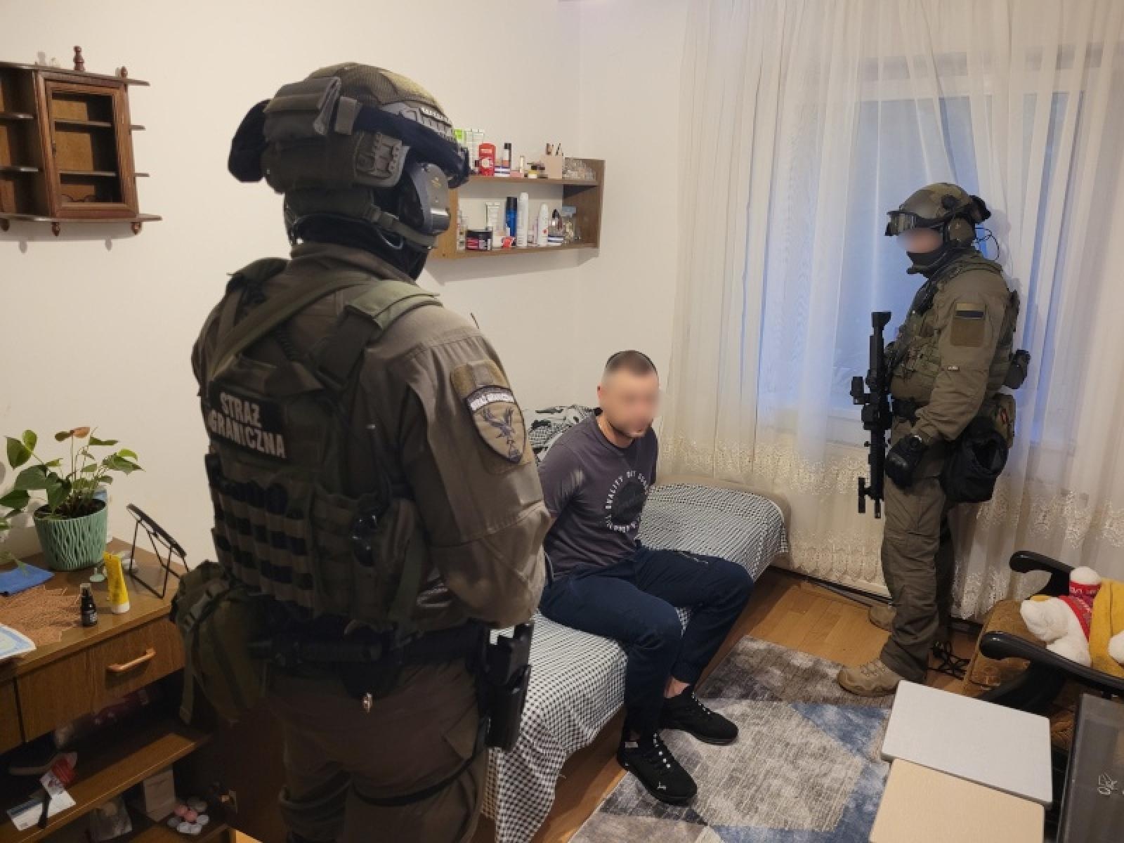 Zdjęcie w galerii na portalu naszraciborz.pl: Śląscy pogranicznicy z Raciborza zatrzymali kolejnych przemytników wiadomości z regionu