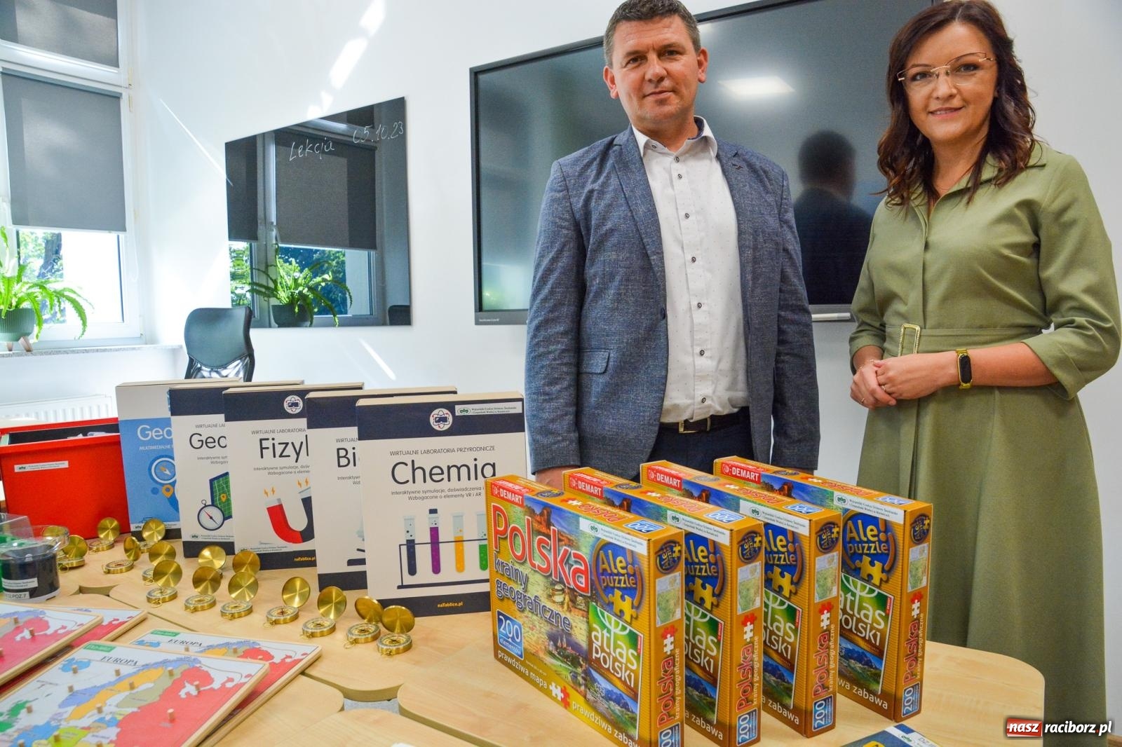 Zdjęcie w galerii na portalu naszraciborz.pl: GeoKraina Złotego Ziarna. W szkole w Rudniku otwarto zieloną pracownię wiadomości z regionu