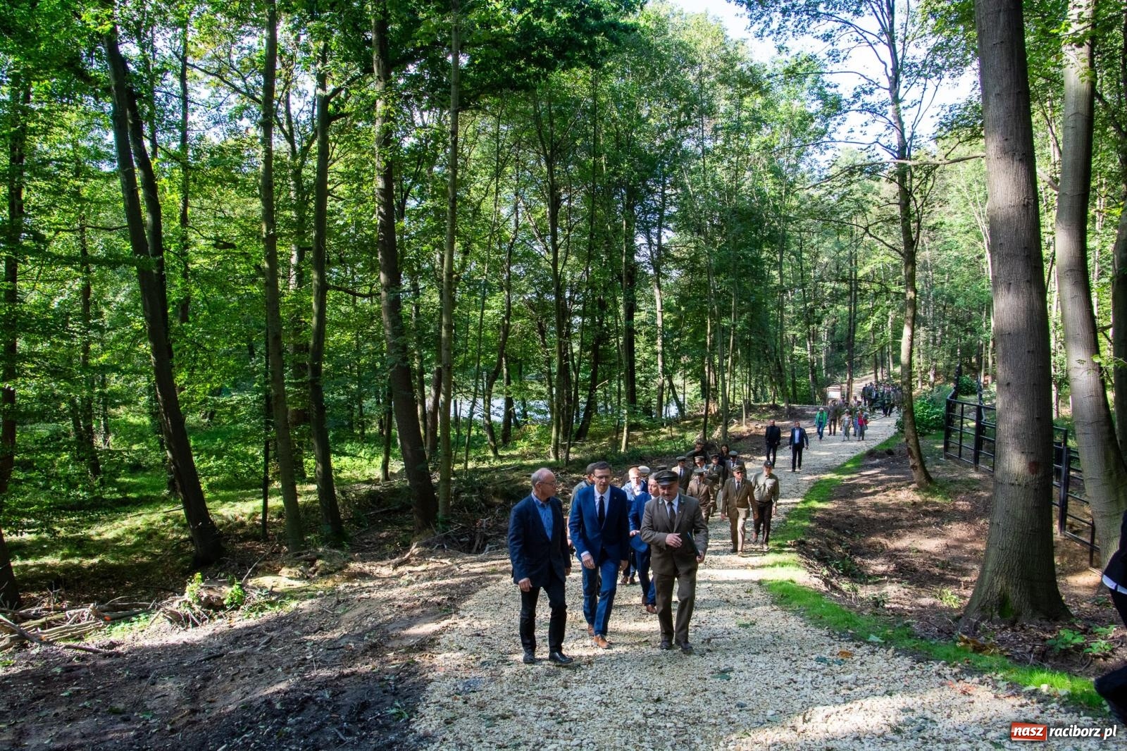 Zdjęcie w galerii na portalu naszraciborz.pl: Co się dzieje z żubrami z Brzezia? Zagroda wciąż nieczynna wiadomości z regionu