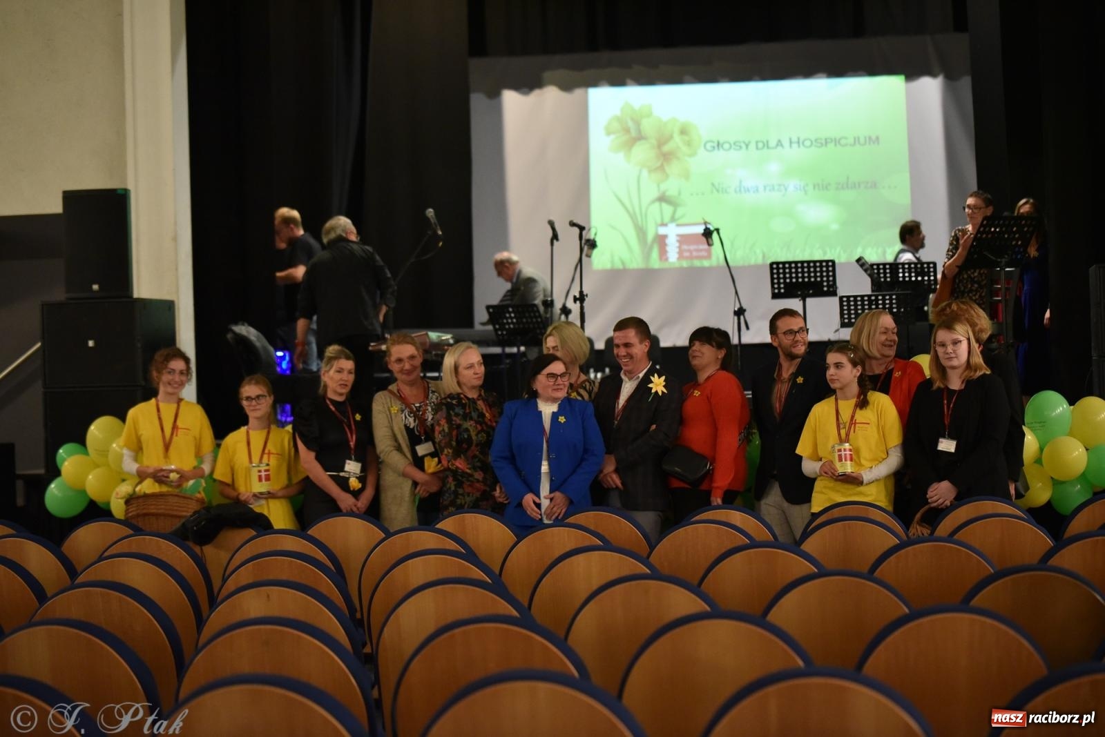 Zdjęcie w galerii na portalu naszraciborz.pl: Głosy dla raciborskiego Hospicjum. Wzruszający koncert w Strzesze [FOTO i WIDEO] wiadomości z regionu