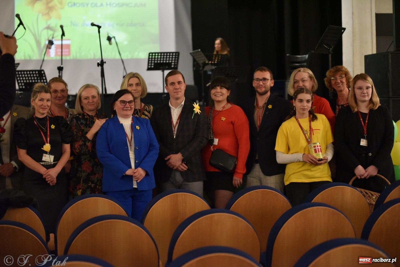 Zdjęcie w galerii na portalu naszraciborz.pl: Głosy dla raciborskiego Hospicjum. Wzruszający koncert w Strzesze [FOTO i WIDEO] wiadomości z regionu