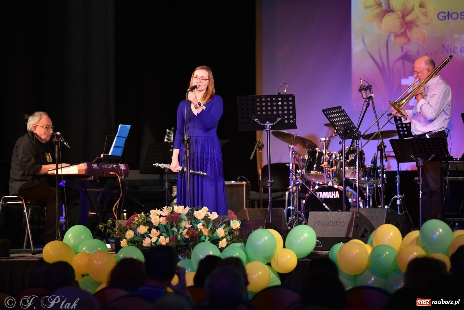 Zdjęcie w galerii na portalu naszraciborz.pl: Głosy dla raciborskiego Hospicjum. Wzruszający koncert w Strzesze [FOTO i WIDEO] wiadomości z regionu