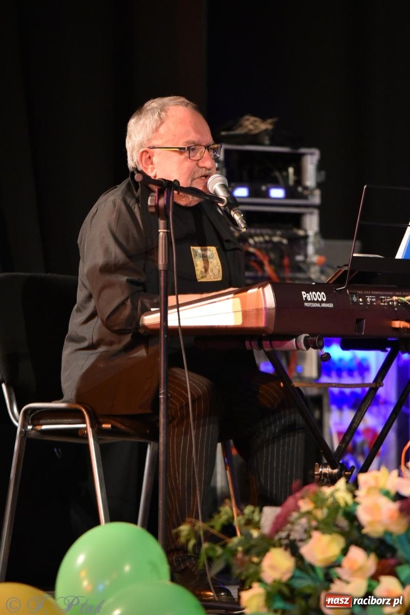 Zdjęcie w galerii na portalu naszraciborz.pl: Głosy dla raciborskiego Hospicjum. Wzruszający koncert w Strzesze [FOTO i WIDEO] wiadomości z regionu