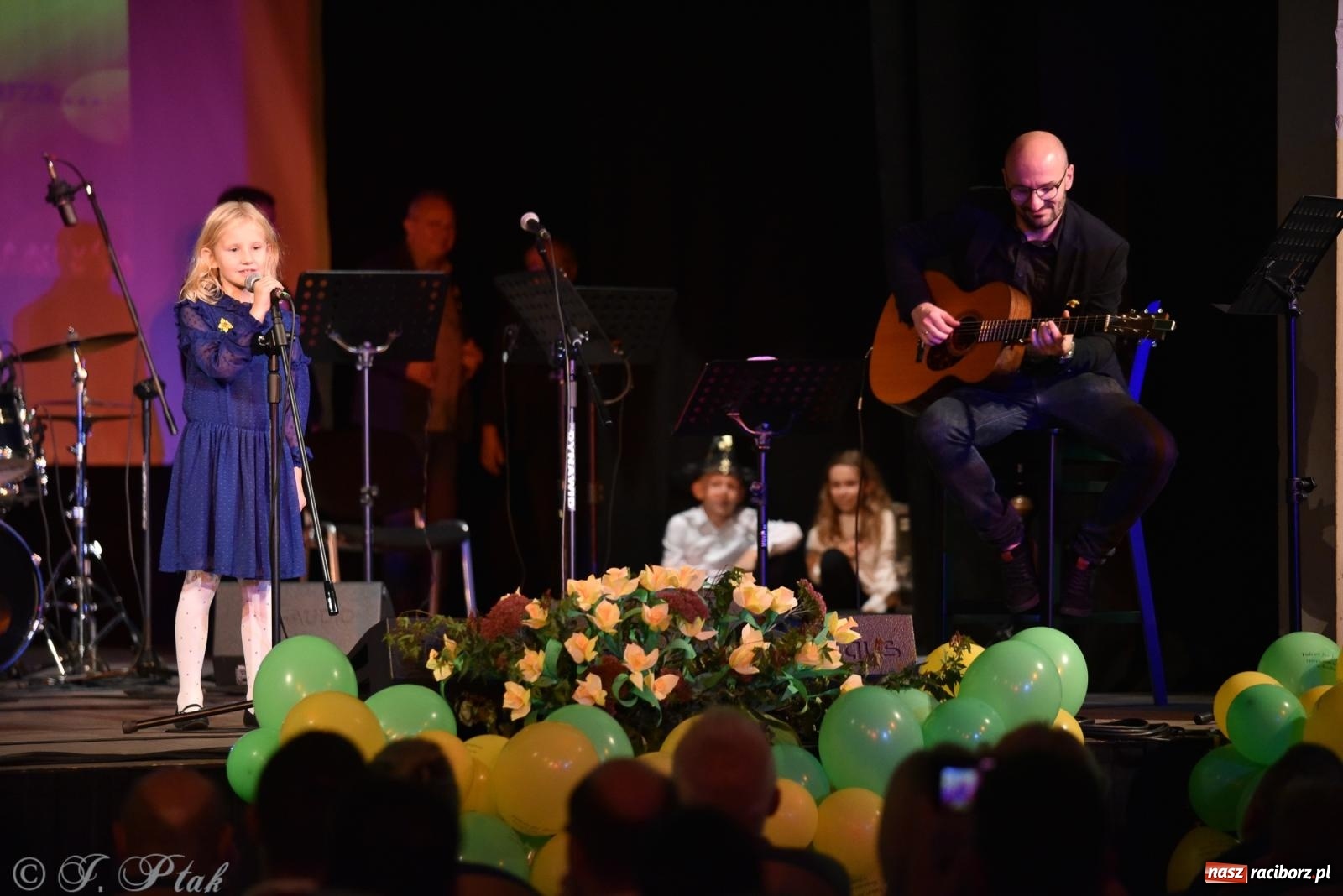 Zdjęcie w galerii na portalu naszraciborz.pl: Głosy dla raciborskiego Hospicjum. Wzruszający koncert w Strzesze [FOTO i WIDEO] wiadomości z regionu