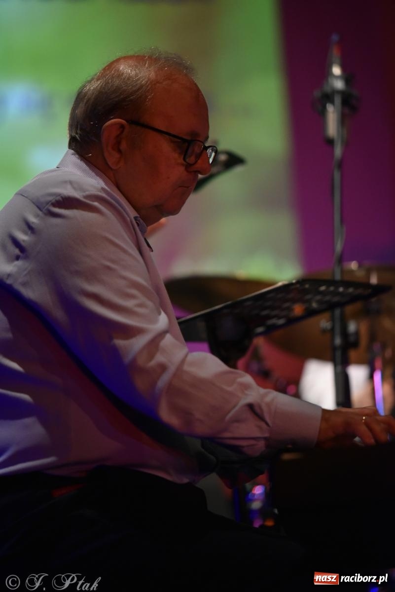 Zdjęcie w galerii na portalu naszraciborz.pl: Głosy dla raciborskiego Hospicjum. Wzruszający koncert w Strzesze [FOTO i WIDEO] wiadomości z regionu