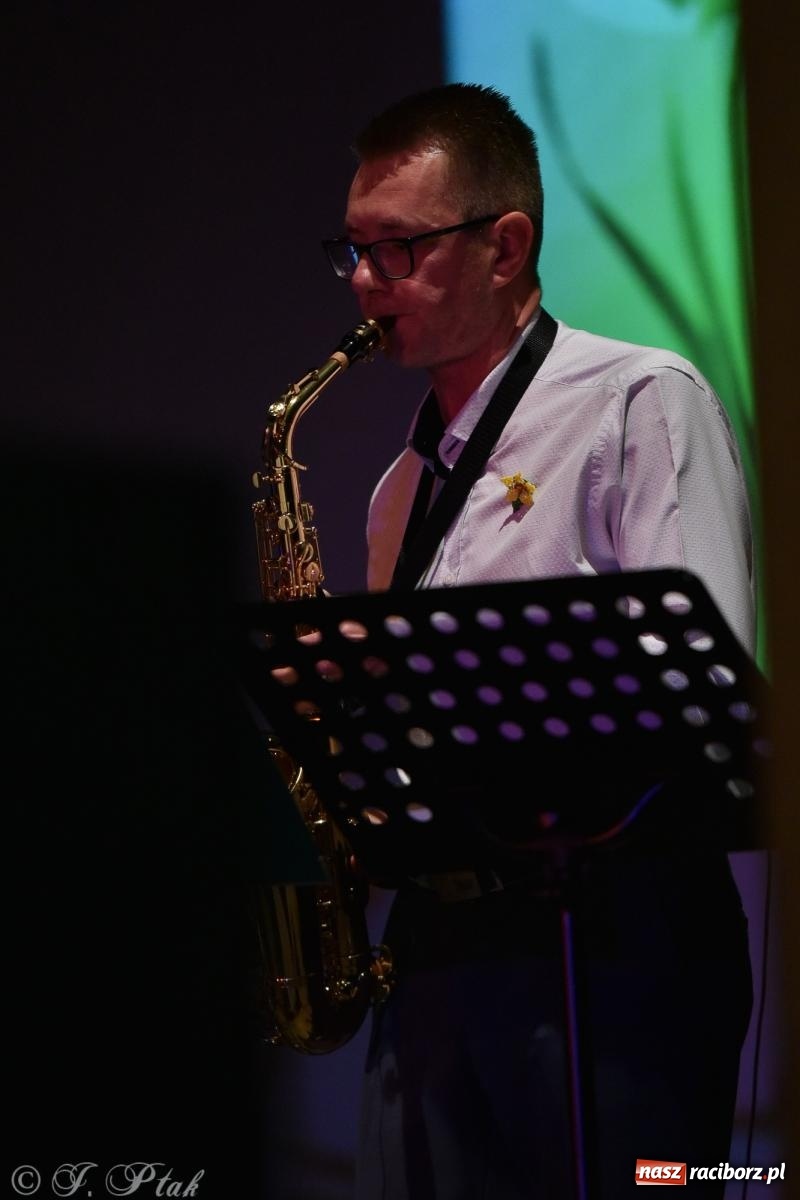 Zdjęcie w galerii na portalu naszraciborz.pl: Głosy dla raciborskiego Hospicjum. Wzruszający koncert w Strzesze [FOTO i WIDEO] wiadomości z regionu