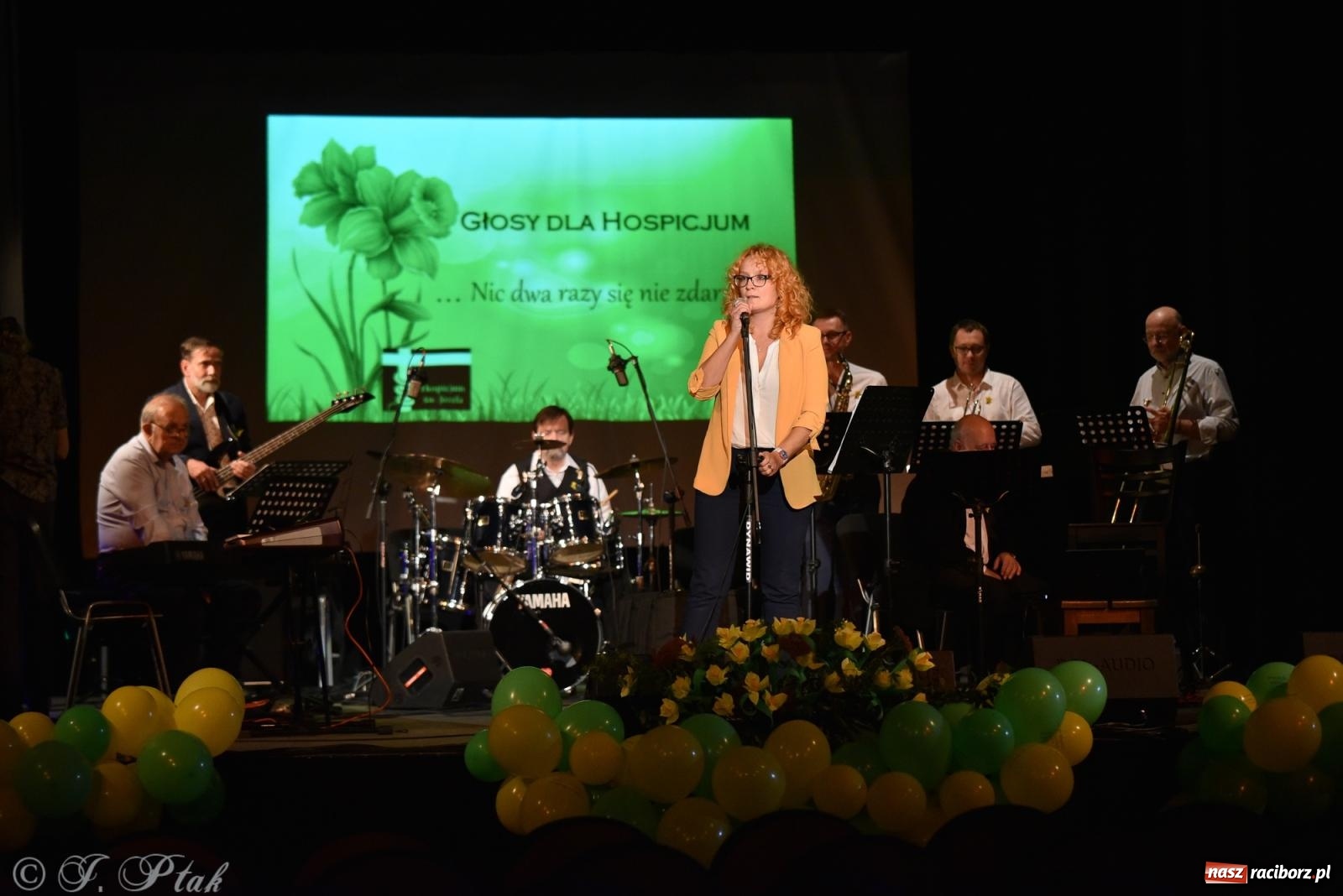 Zdjęcie w galerii na portalu naszraciborz.pl: Głosy dla raciborskiego Hospicjum. Wzruszający koncert w Strzesze [FOTO i WIDEO] wiadomości z regionu