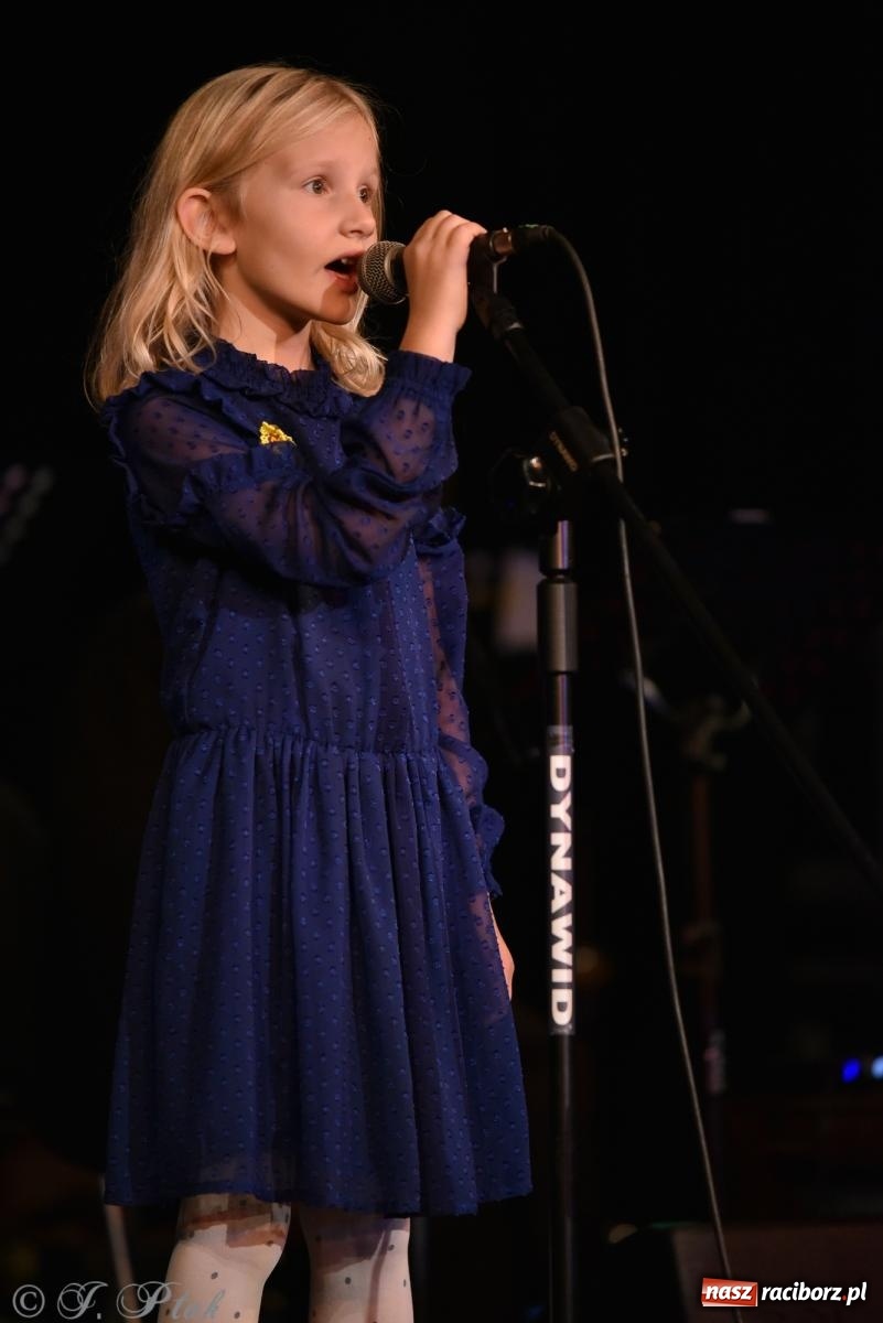 Zdjęcie w galerii na portalu naszraciborz.pl: Głosy dla raciborskiego Hospicjum. Wzruszający koncert w Strzesze [FOTO i WIDEO] wiadomości z regionu