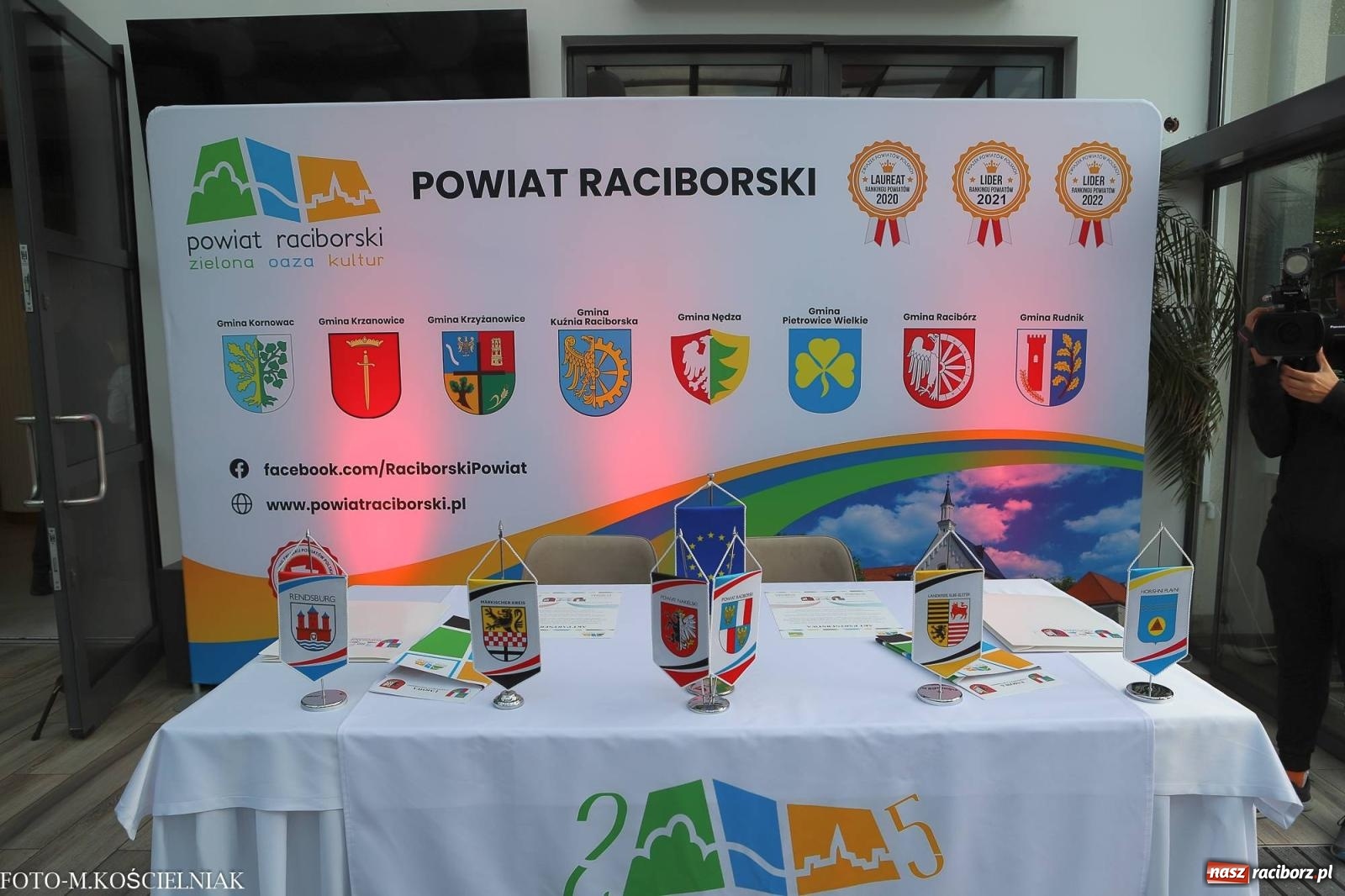 Zdjęcie w galerii na portalu naszraciborz.pl: Powiaty raciborski i nakielski podpisały umowę partnerską wiadomości z regionu