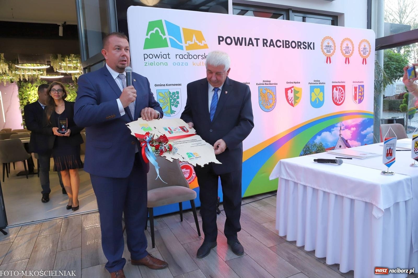 Zdjęcie w galerii na portalu naszraciborz.pl: Powiaty raciborski i nakielski podpisały umowę partnerską wiadomości z regionu
