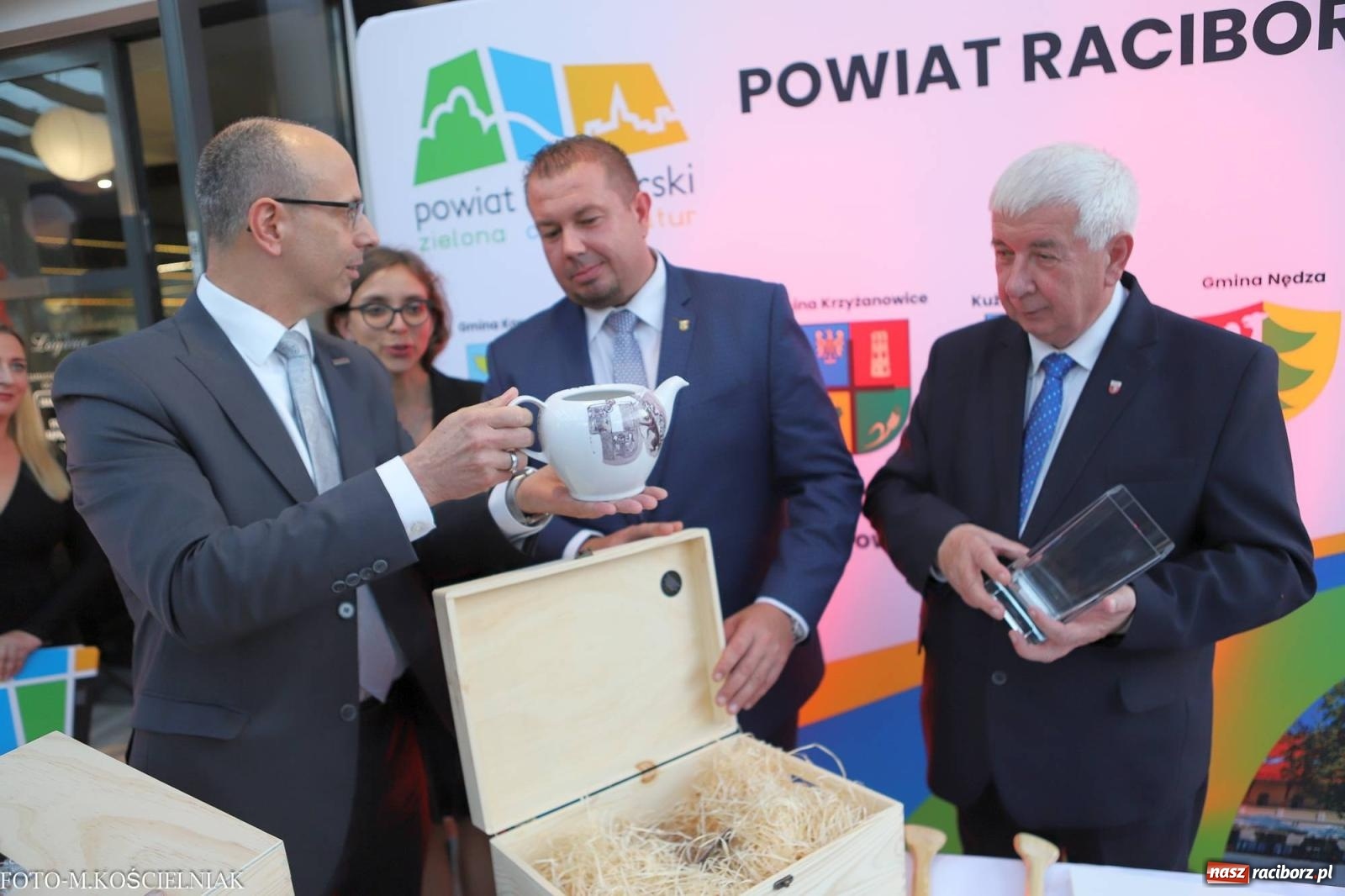 Zdjęcie w galerii na portalu naszraciborz.pl: Powiaty raciborski i nakielski podpisały umowę partnerską wiadomości z regionu