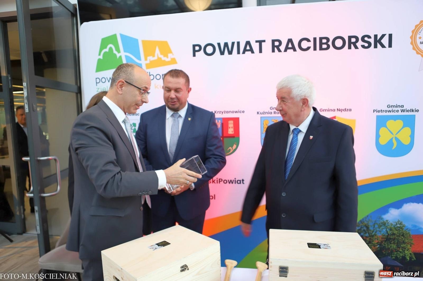Zdjęcie w galerii na portalu naszraciborz.pl: Powiaty raciborski i nakielski podpisały umowę partnerską wiadomości z regionu