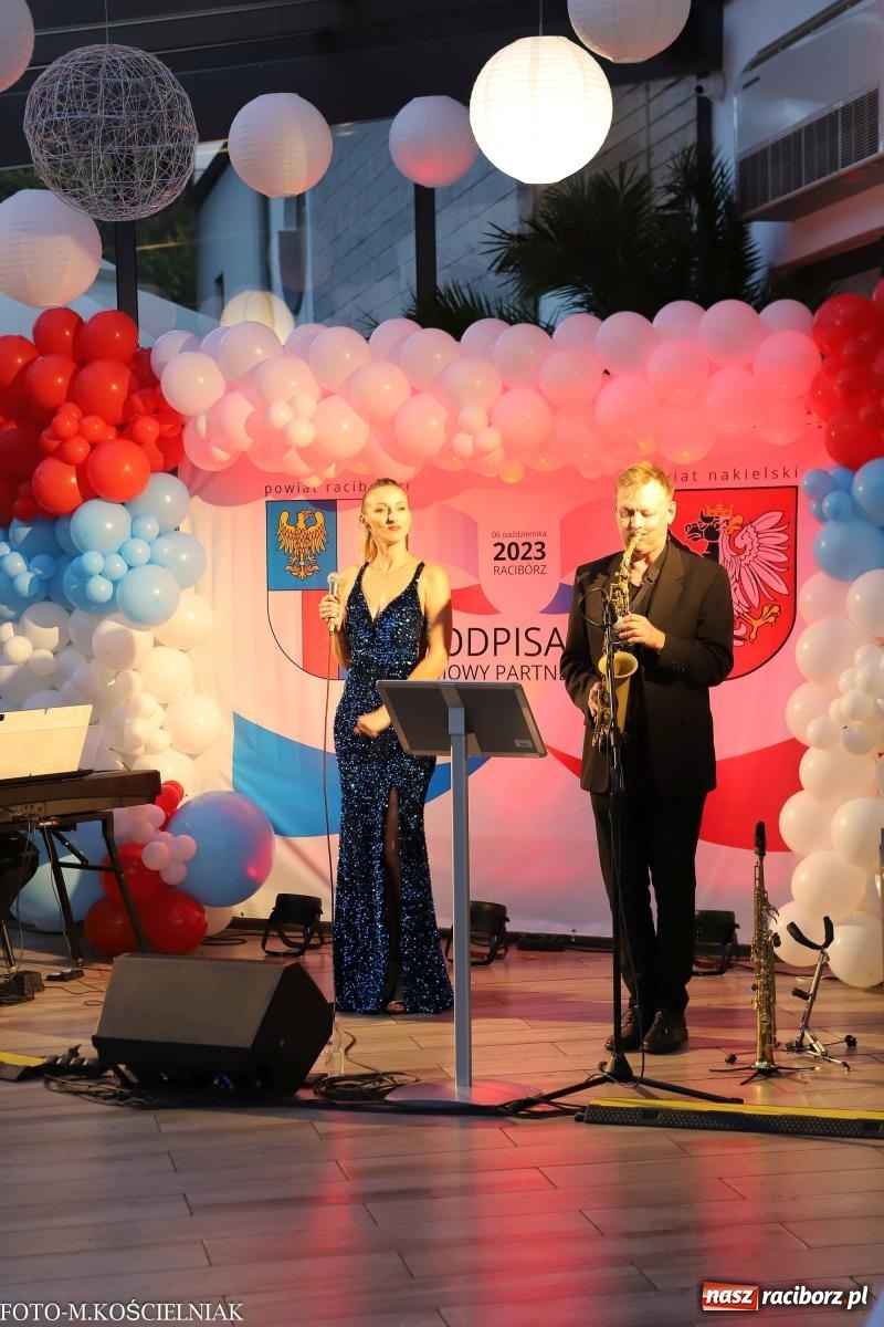 Zdjęcie w galerii na portalu naszraciborz.pl: Powiaty raciborski i nakielski podpisały umowę partnerską wiadomości z regionu