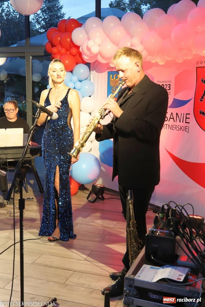 Zdjęcie w galerii na portalu naszraciborz.pl: Powiaty raciborski i nakielski podpisały umowę partnerską wiadomości z regionu