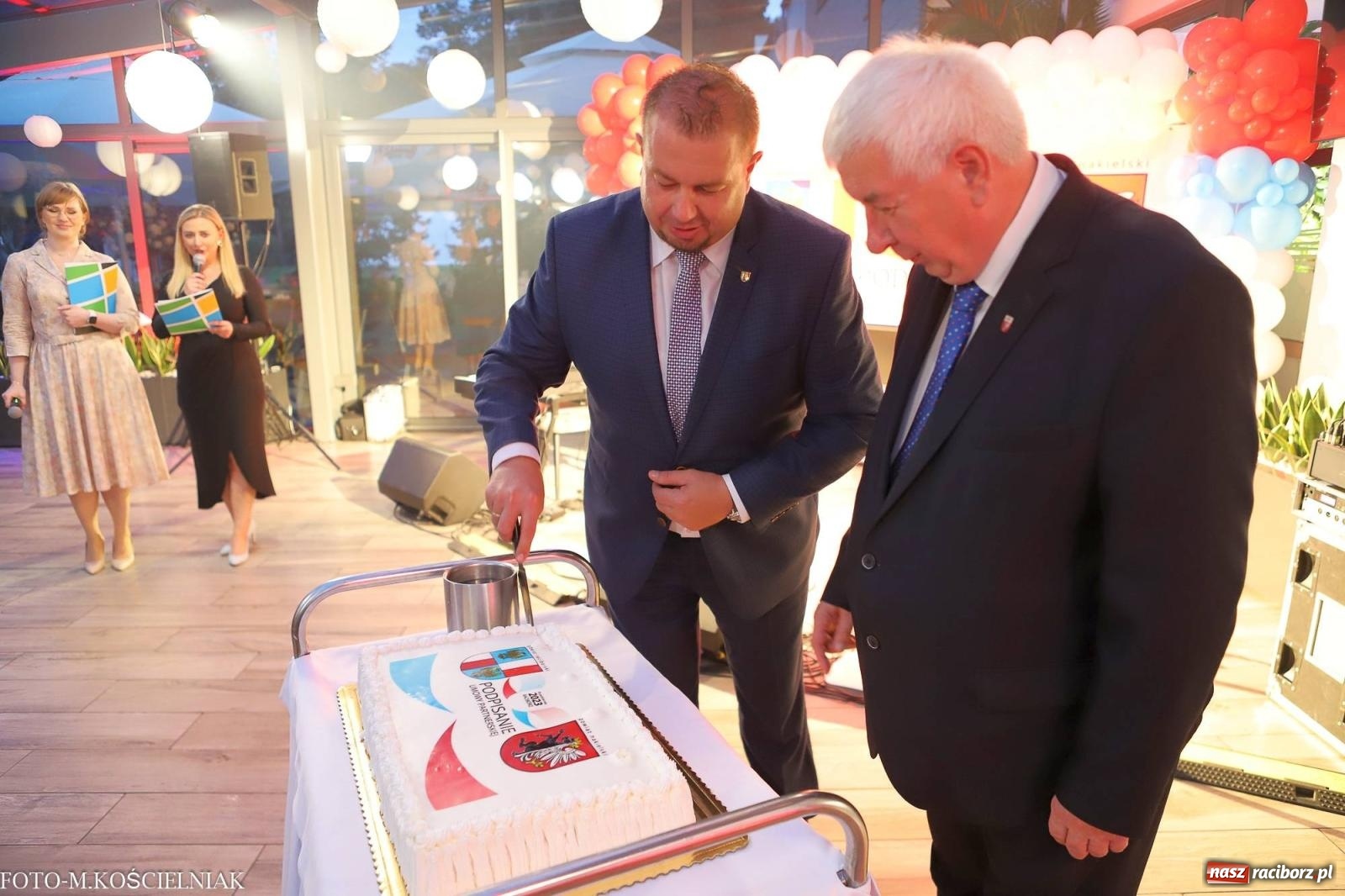 Zdjęcie w galerii na portalu naszraciborz.pl: Powiaty raciborski i nakielski podpisały umowę partnerską wiadomości z regionu