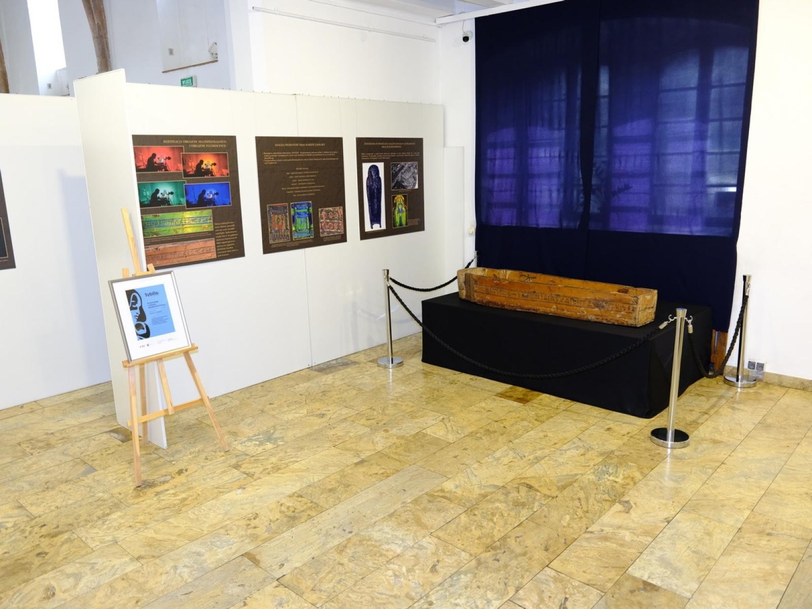 Zdjęcie w galerii na portalu naszraciborz.pl: Tajemnice Starożytnego Egiptu na wystawie w Raciborzu wiadomości z regionu