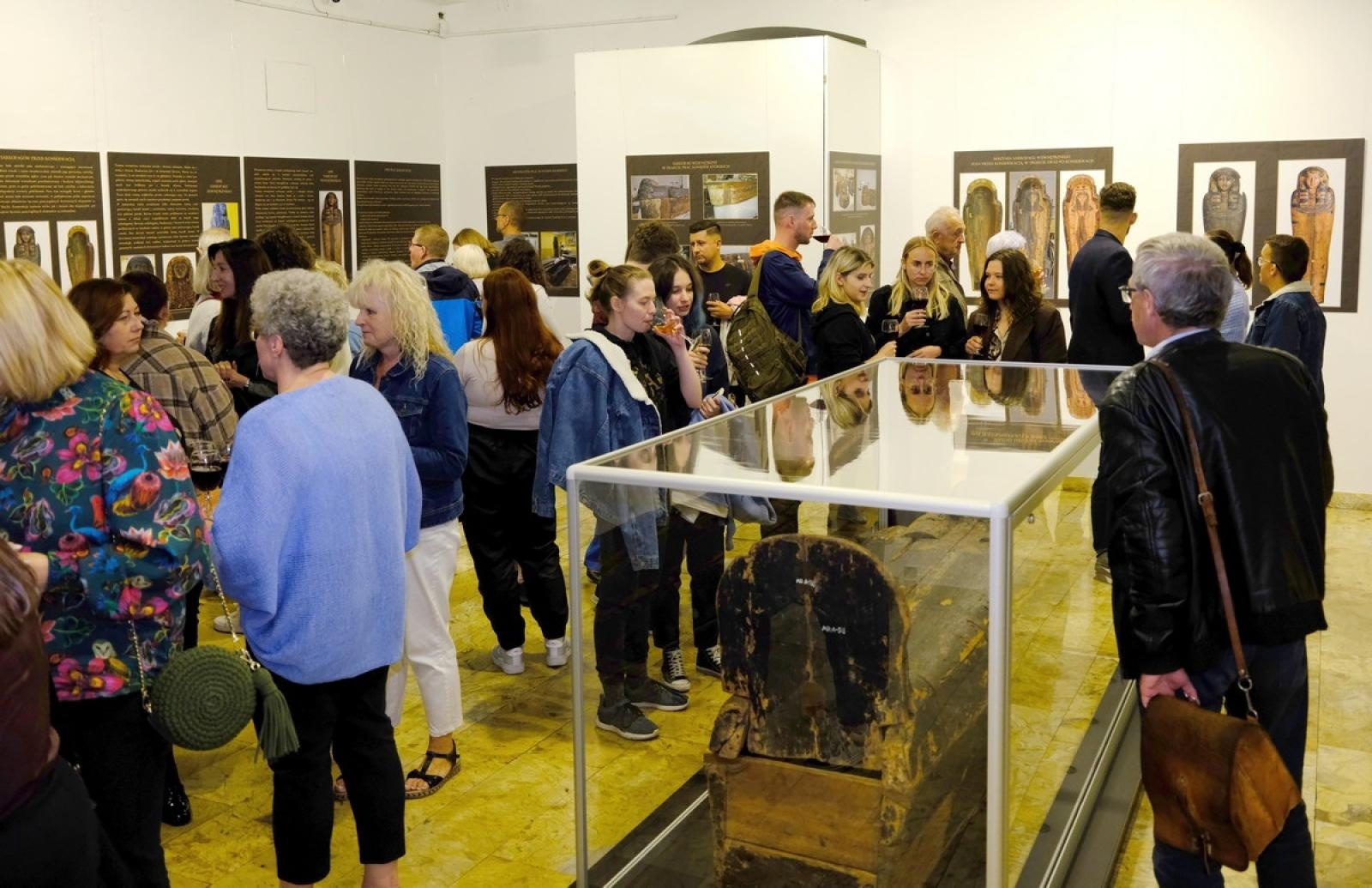 Zdjęcie w galerii na portalu naszraciborz.pl: Tajemnice Starożytnego Egiptu na wystawie w Raciborzu wiadomości z regionu