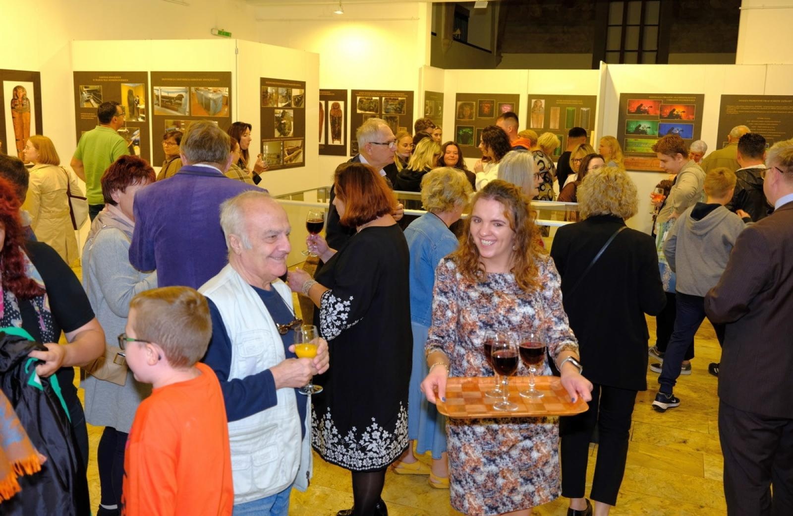 Zdjęcie w galerii na portalu naszraciborz.pl: Tajemnice Starożytnego Egiptu na wystawie w Raciborzu wiadomości z regionu