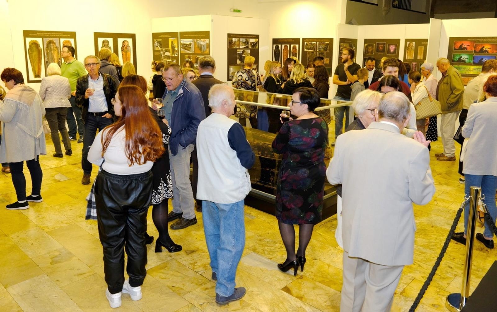 Zdjęcie w galerii na portalu naszraciborz.pl: Tajemnice Starożytnego Egiptu na wystawie w Raciborzu wiadomości z regionu