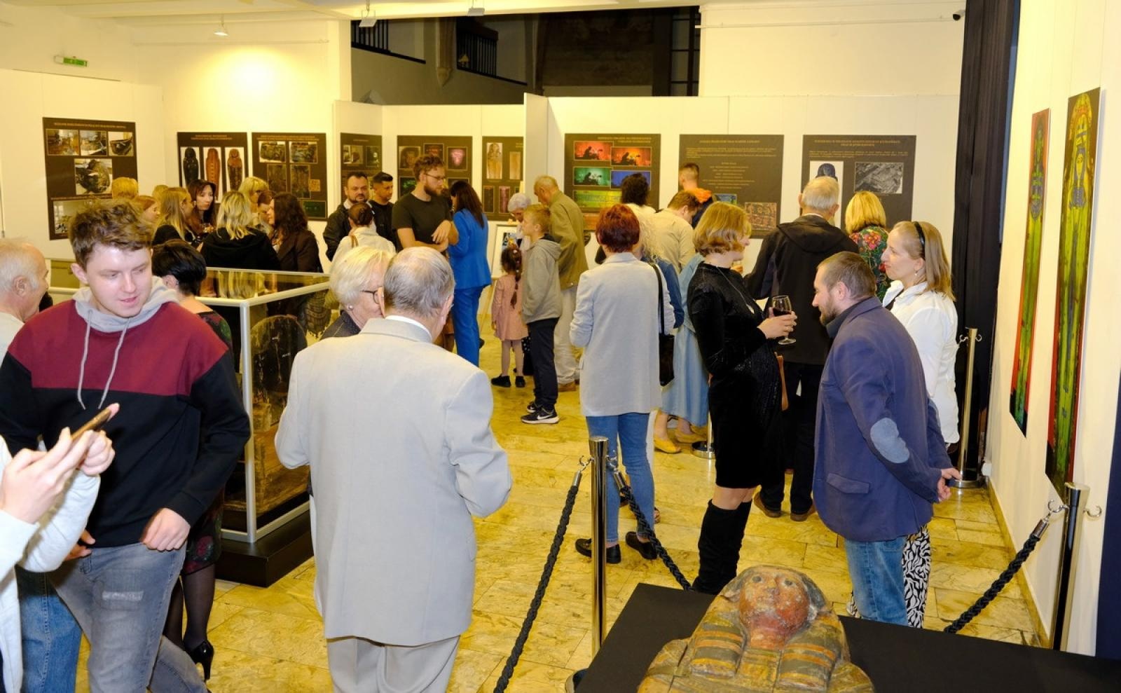 Zdjęcie w galerii na portalu naszraciborz.pl: Tajemnice Starożytnego Egiptu na wystawie w Raciborzu wiadomości z regionu