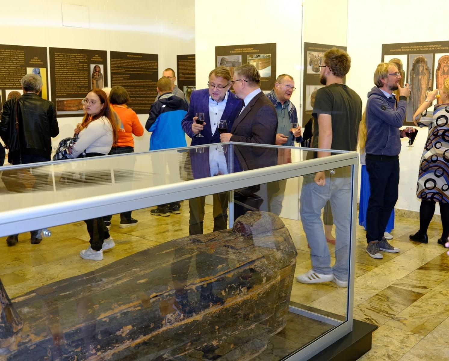 Zdjęcie w galerii na portalu naszraciborz.pl: Tajemnice Starożytnego Egiptu na wystawie w Raciborzu wiadomości z regionu