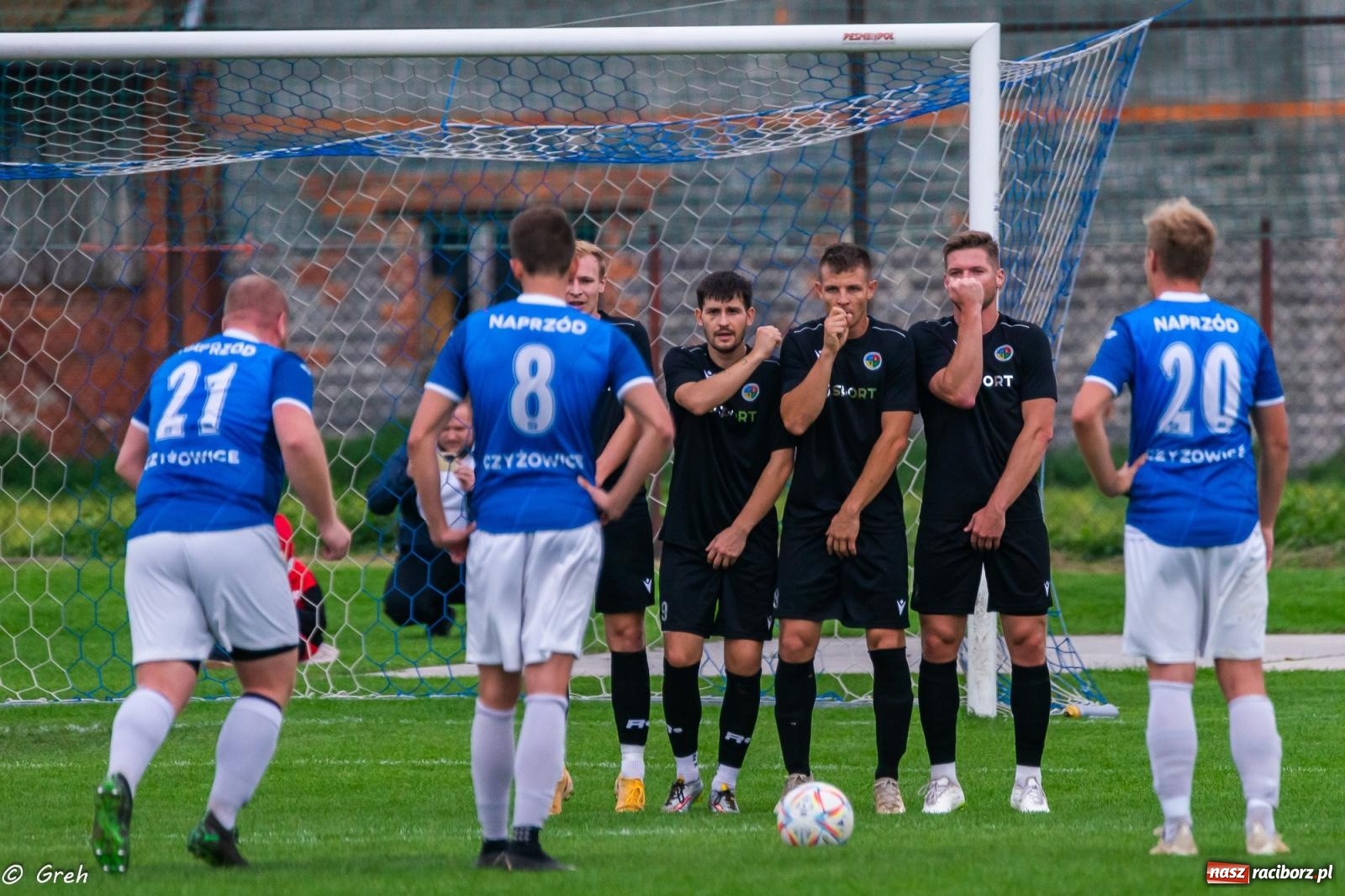 Zdjęcie w galerii na portalu naszraciborz.pl: Klasa okręgowa. LKS Krzyżanowice znów zwycięski [FOTO] wiadomości z regionu