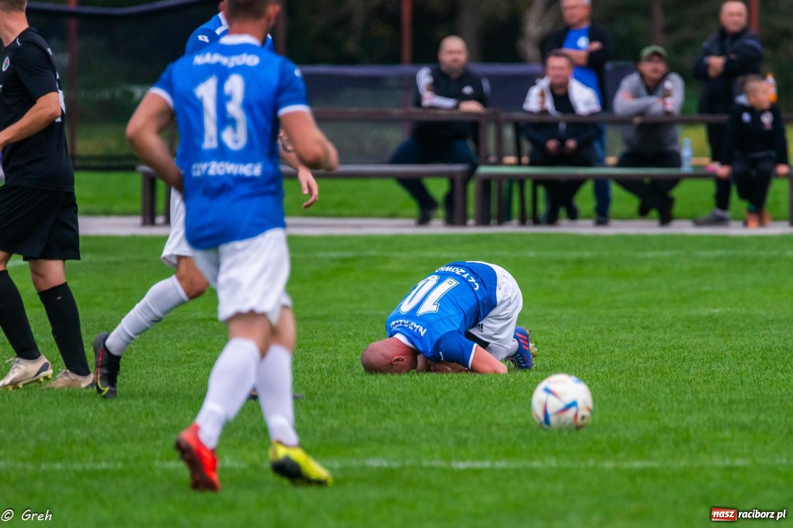 Zdjęcie w galerii na portalu naszraciborz.pl: Klasa okręgowa. LKS Krzyżanowice znów zwycięski [FOTO] wiadomości z regionu